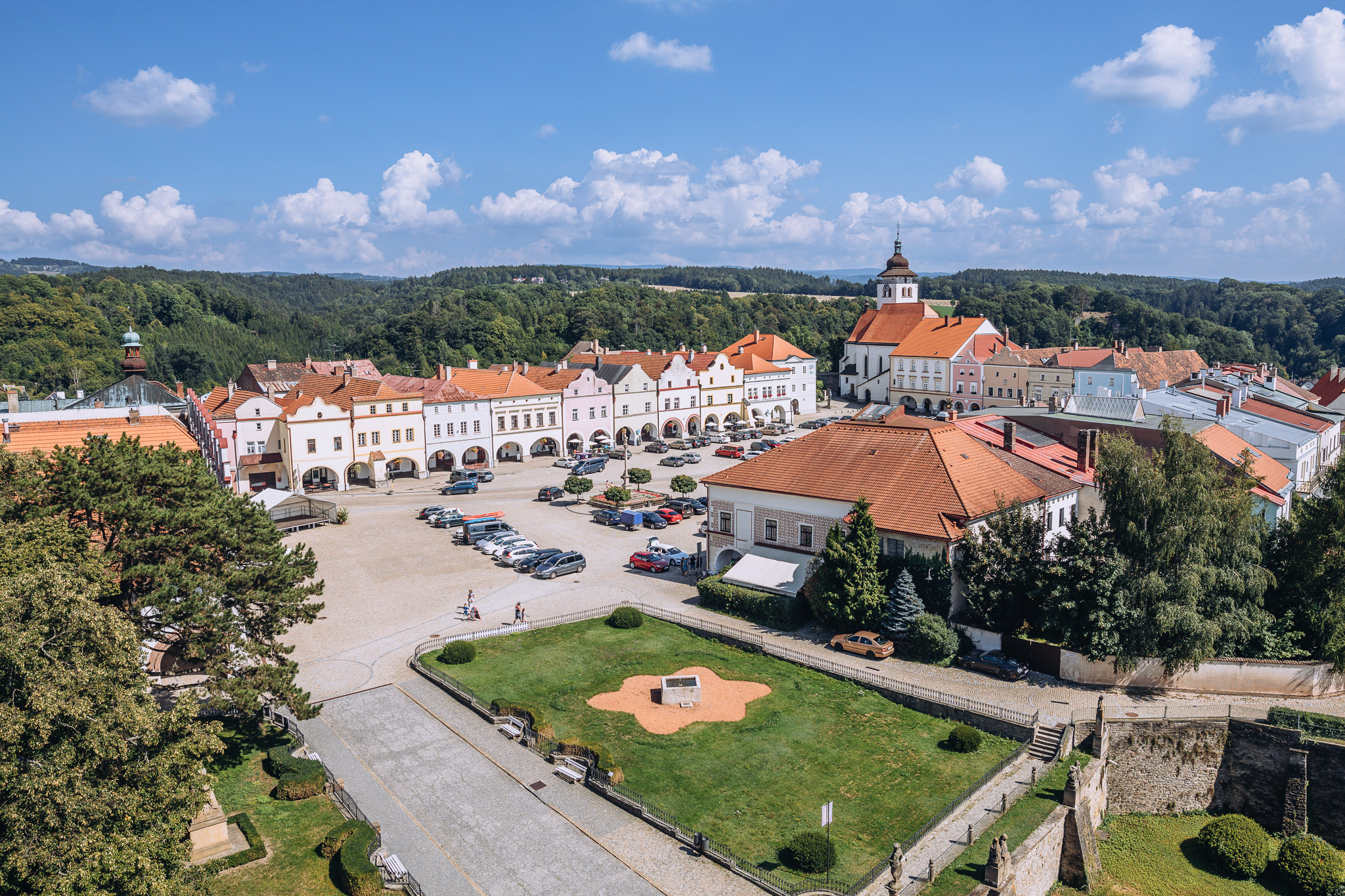 Namesti ze zamecke veze
