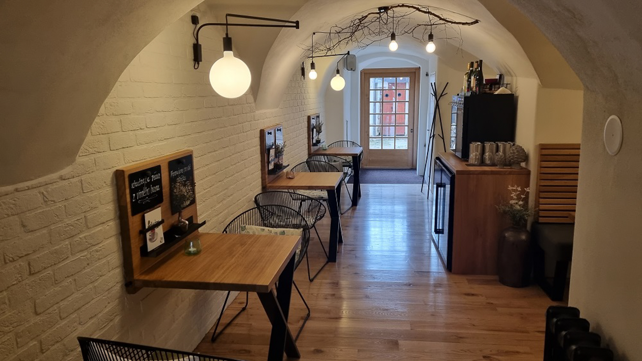 Seladon Cafe 01